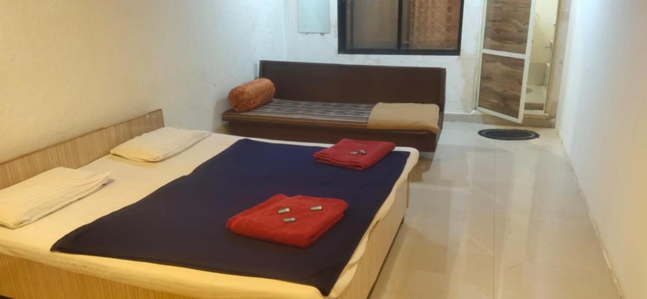 Hilltone Veg Non Veg Matheran Hotell Exteriör bild