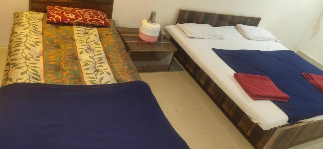 Hilltone Veg Non Veg Matheran Hotell Exteriör bild