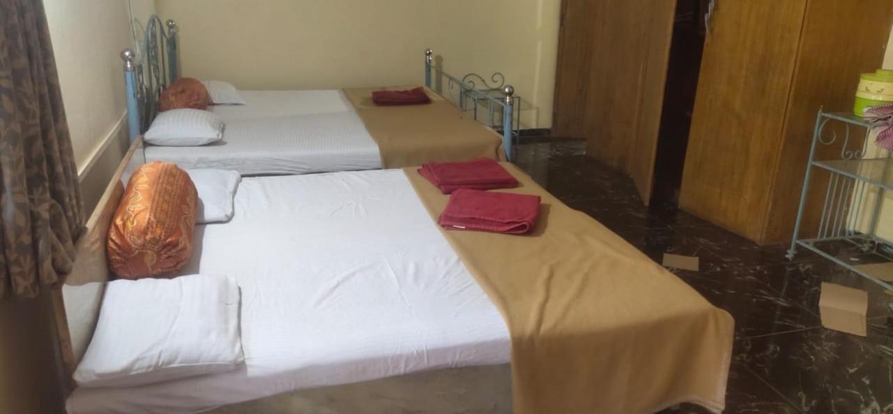 Hilltone Veg Non Veg Matheran Hotell Exteriör bild